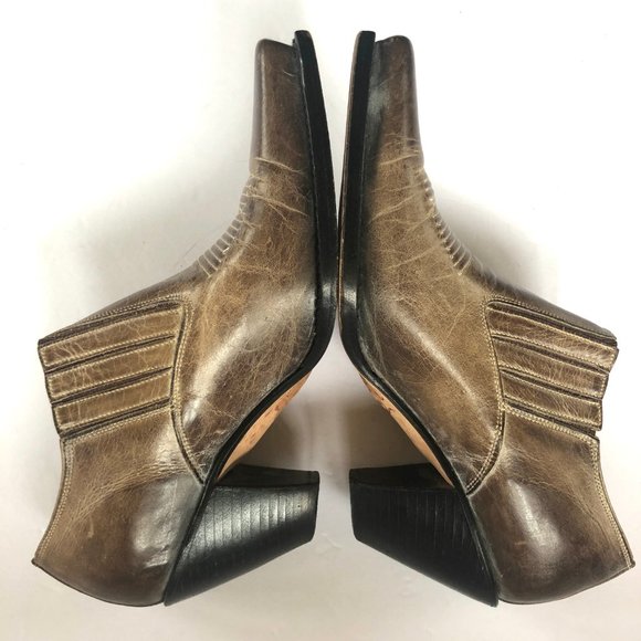 Charlie 1 Horse Western Ankle Boot in Rustic Brown - Picture 8 of 8